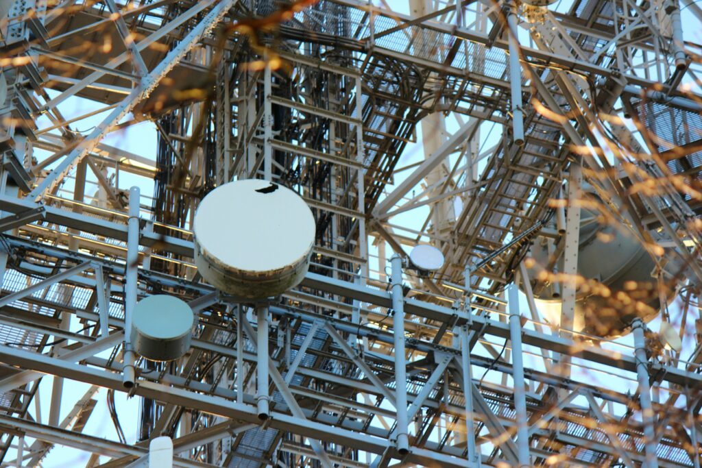 alexander-barrett-xJua_bjKlI0-unsplash